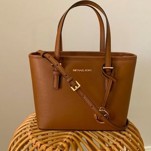 NWOT KORS XS JET SET TOP ZIP TOTE